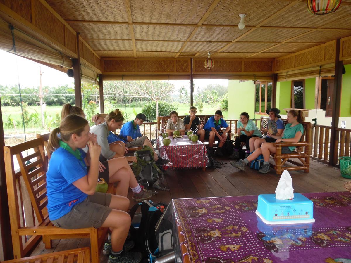 Ambow Homestay Jungle Trekking & Village Tour Bukit Lawang Eksteriør bilde