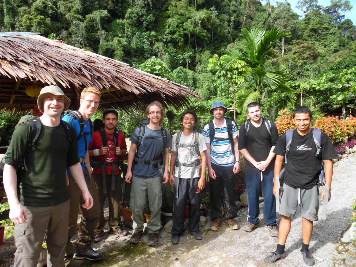 Ambow Homestay Jungle Trekking & Village Tour Bukit Lawang Eksteriør bilde