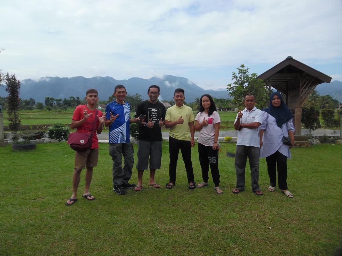 Ambow Homestay Jungle Trekking & Village Tour Bukit Lawang Eksteriør bilde