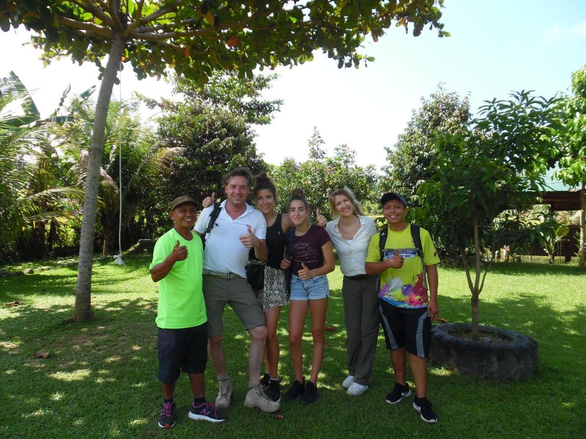 Ambow Homestay Jungle Trekking & Village Tour Bukit Lawang Eksteriør bilde