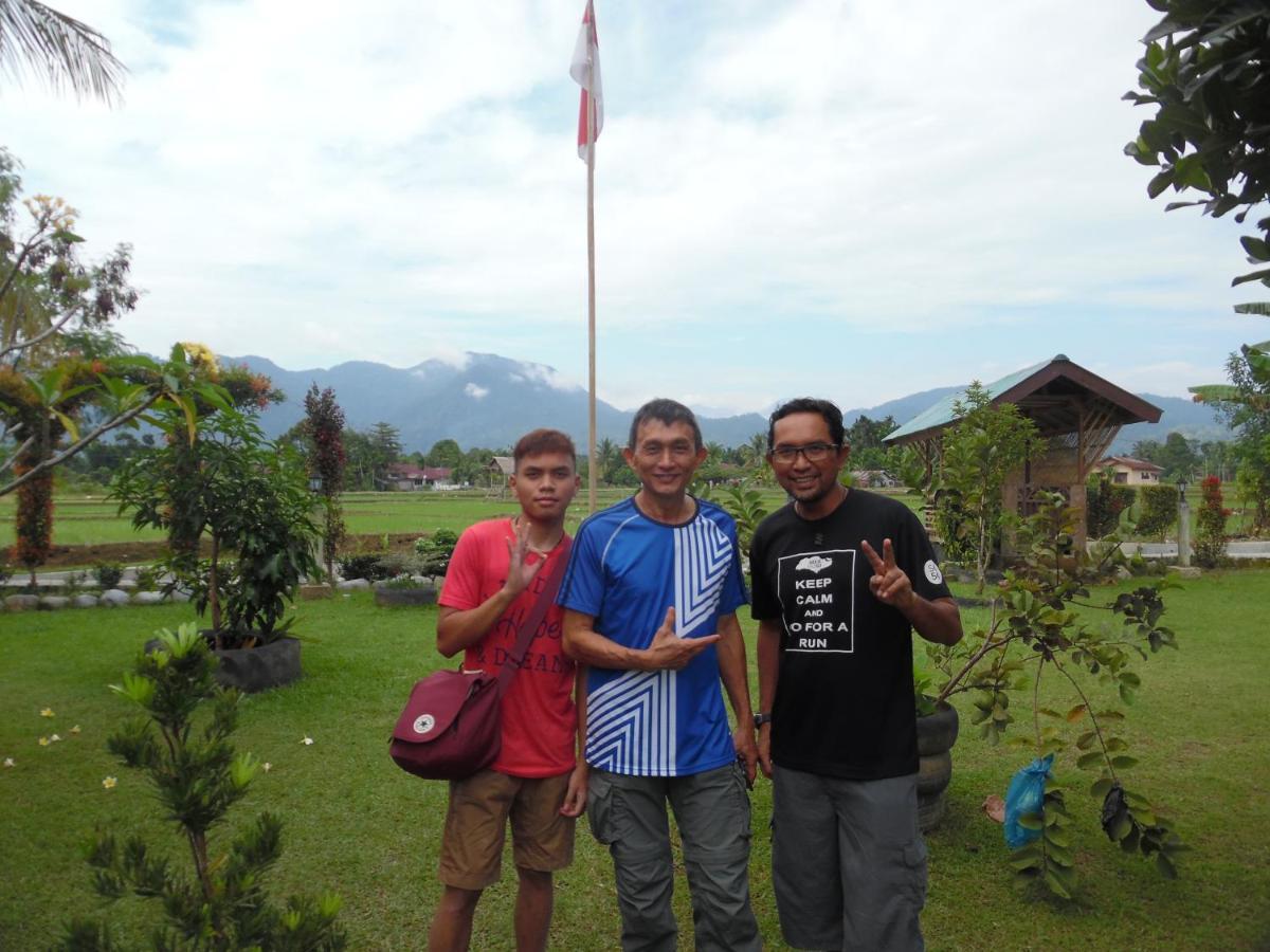 Ambow Homestay Jungle Trekking & Village Tour Bukit Lawang Eksteriør bilde