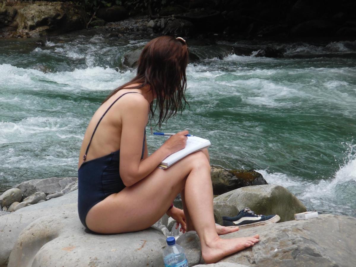 Ambow Homestay Jungle Trekking & Village Tour Bukit Lawang Eksteriør bilde