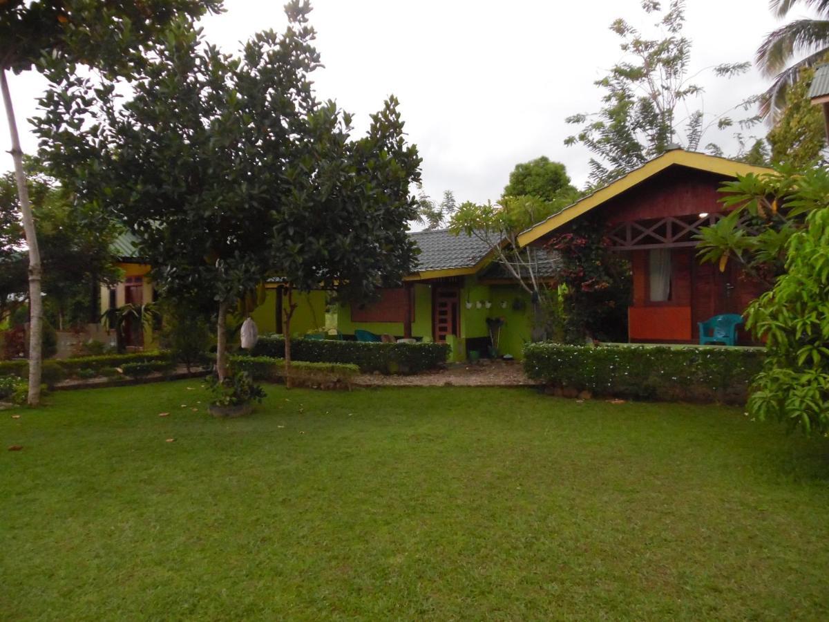 Ambow Homestay Jungle Trekking & Village Tour Bukit Lawang Eksteriør bilde